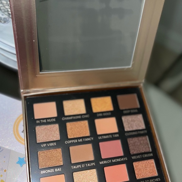 ICONIC London eye shadow pallet - Picture 3 of 4